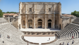 découvrez le théâtre romain d'orange, classé au patrimoine mondial de l’unesco, un trésor exceptionnel du tourisme antique alliant histoire, architecture et spectacles.